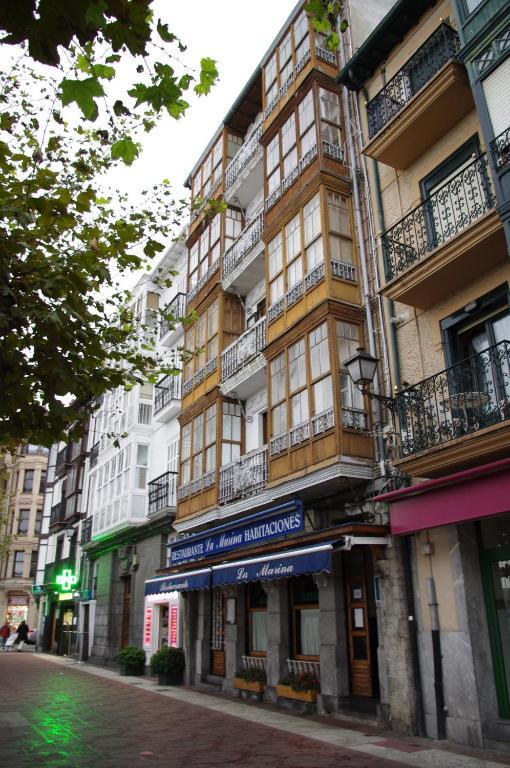Pensión La Marina Castro Urdiales Exterior foto
