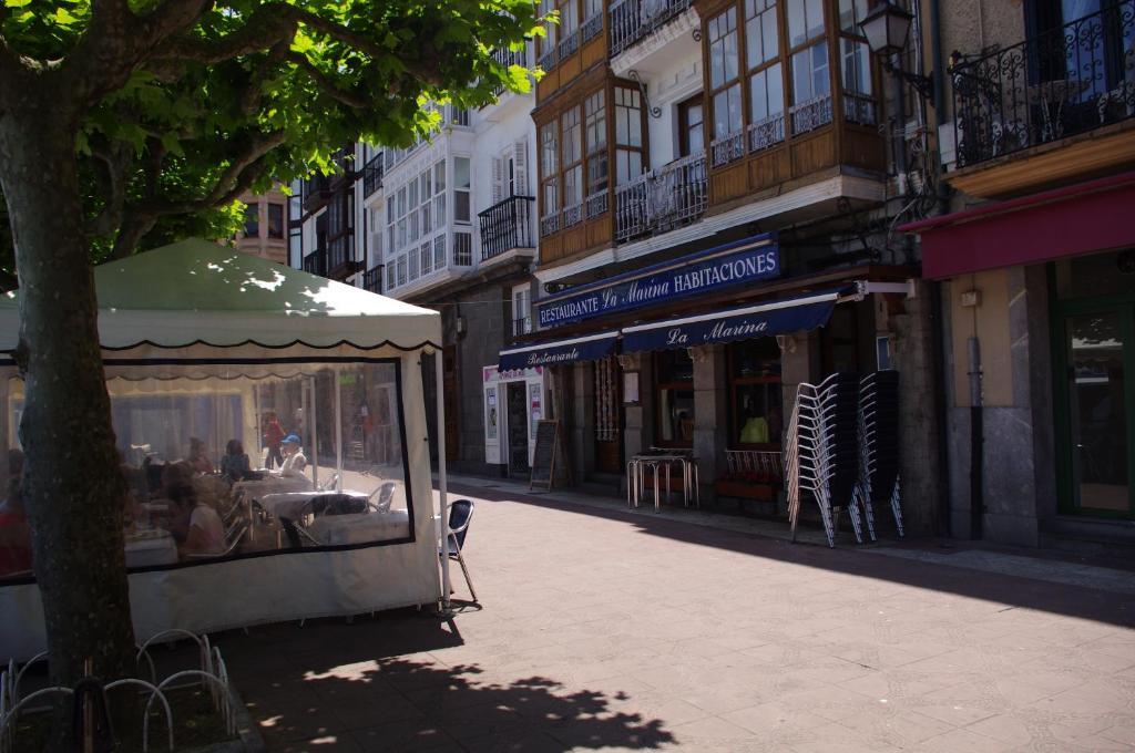 Pensión La Marina Castro Urdiales Exterior foto